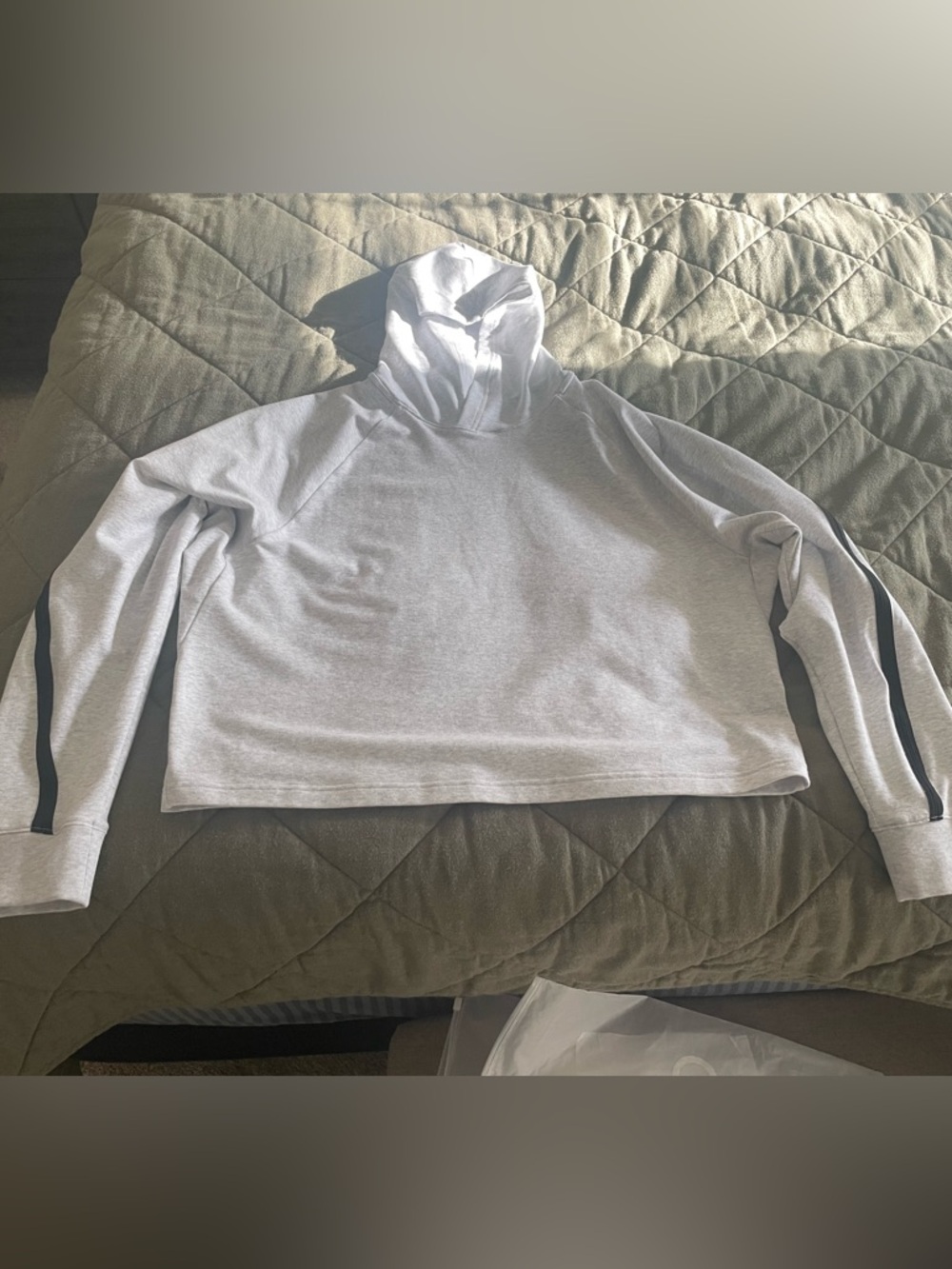 ON Light Gray Cropped Hoodie M - Picture 5 of 11
